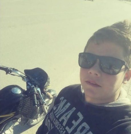 SEYDİKEMER’DE MOTOSİKLET OTOMOBİLLE ÇARPIŞTI: 1 ÖLÜ